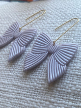 Load image into Gallery viewer, Lilac Shimmer Bows