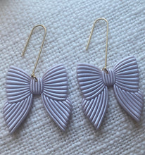 Load image into Gallery viewer, Lilac Shimmer Bows